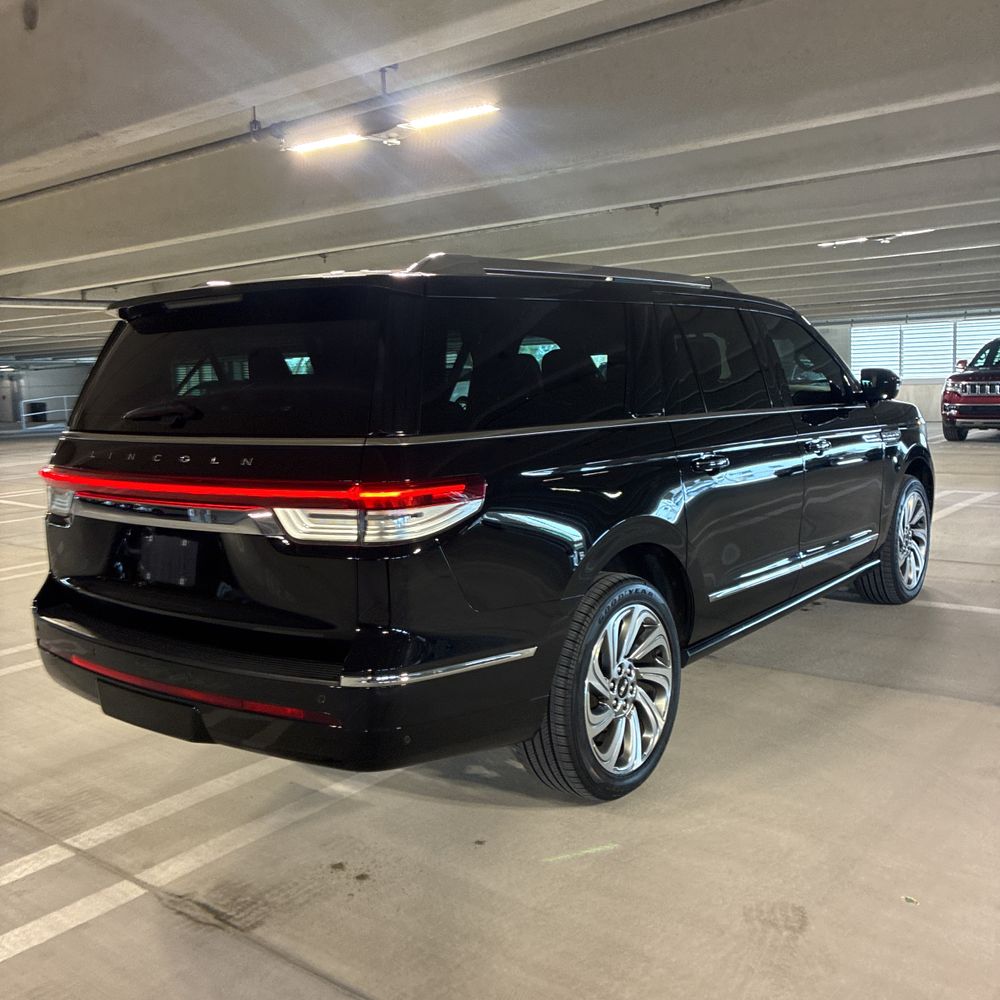2023 Lincoln Navigator L Reserve