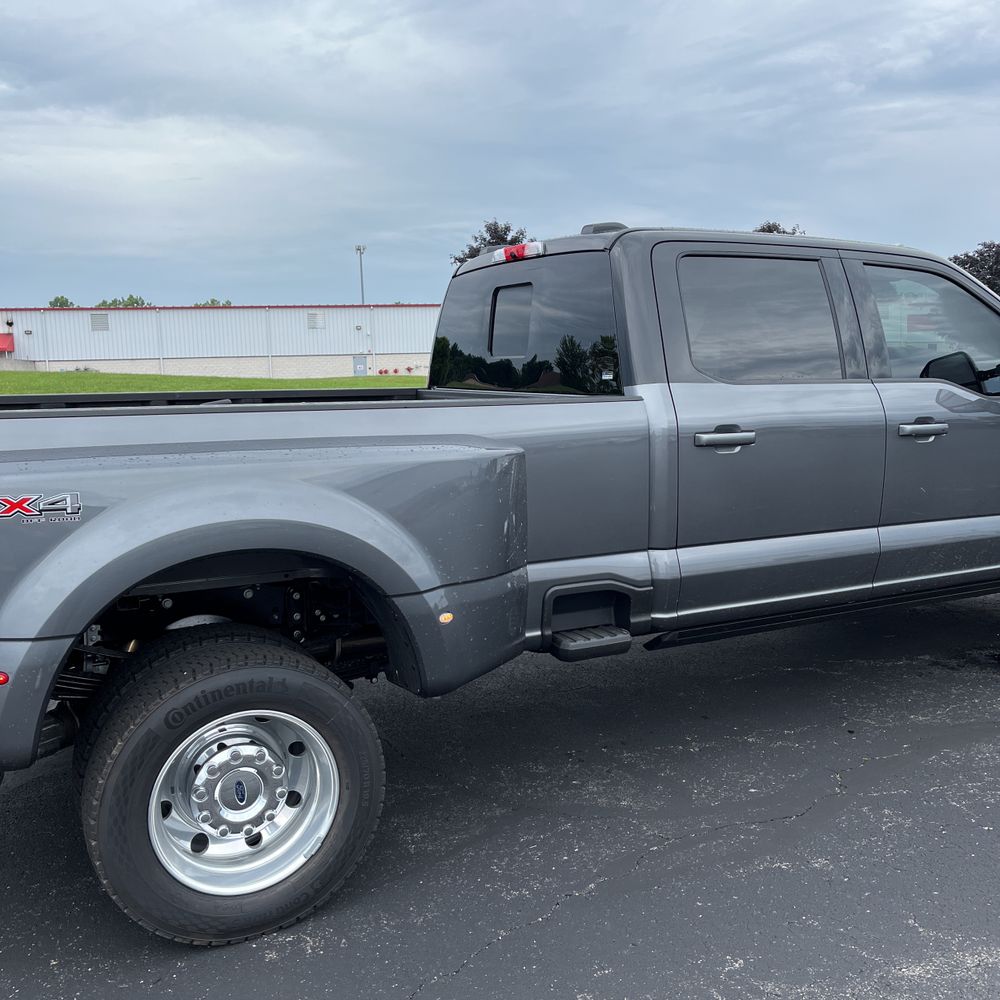 2025 Ford F-450 Super Duty Platinum