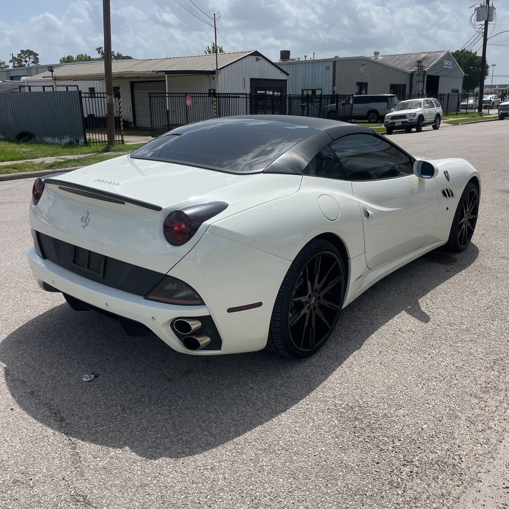 2013 Ferrari California Base