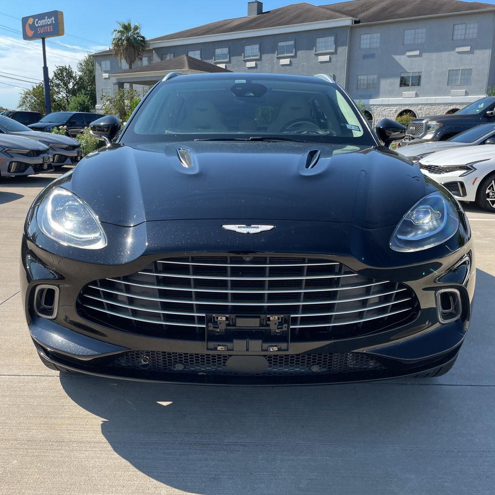 2021 Aston Martin DBX