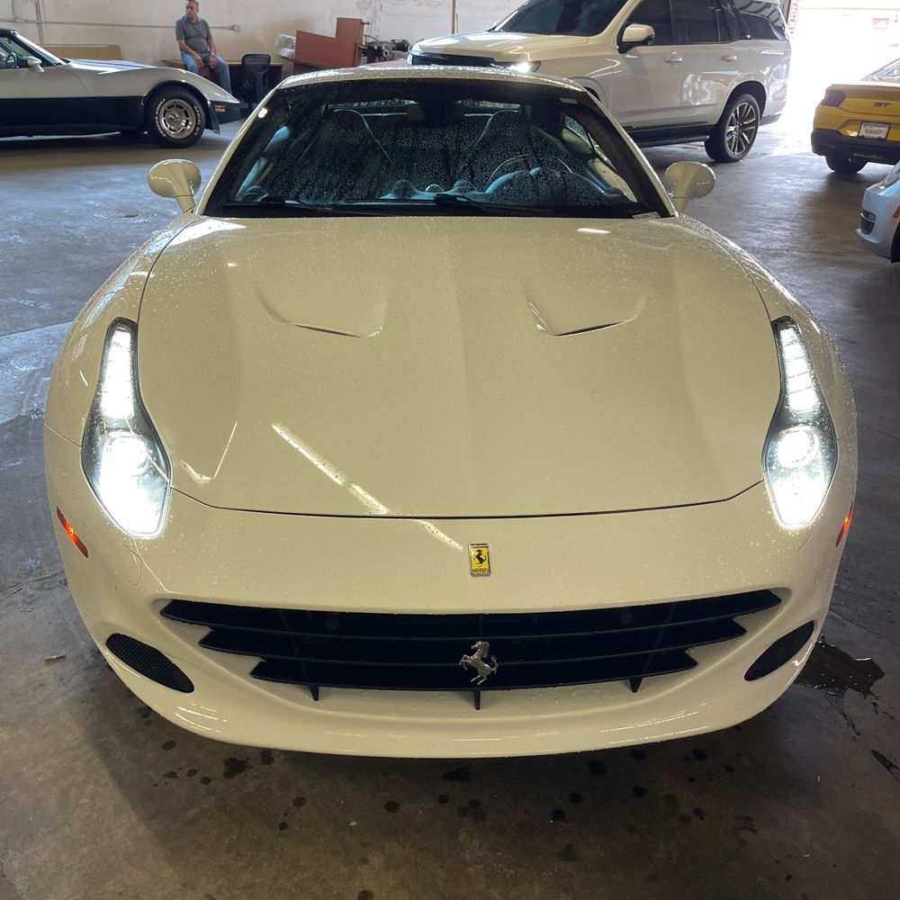 2017 Ferrari California T Base