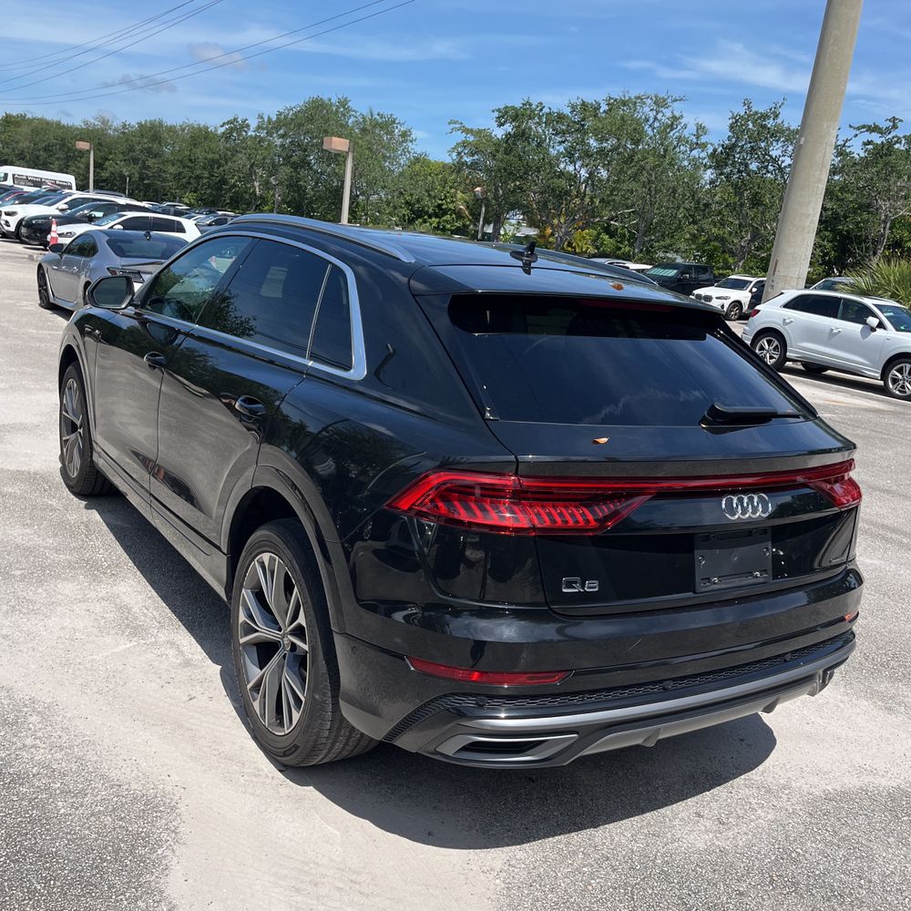 2023 Audi Q8 Premium Plus