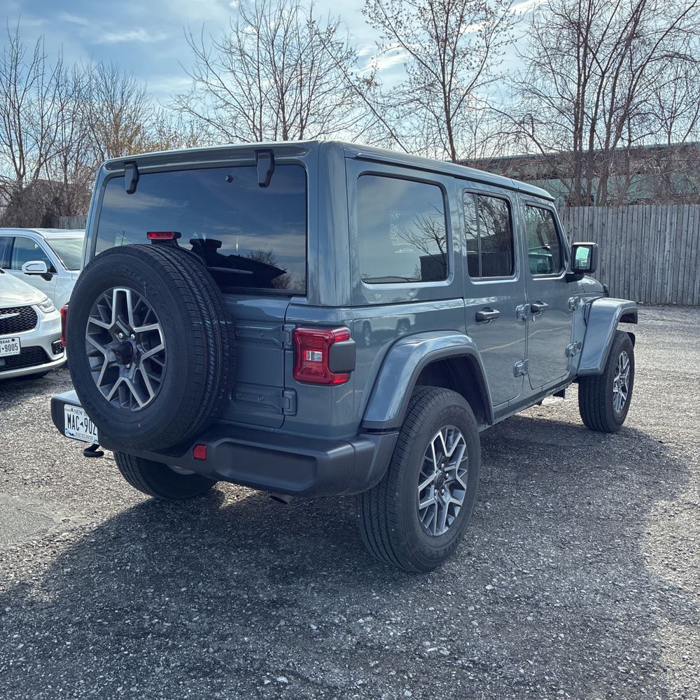 2026 Jeep Wrangler 4-Door Sahara 4x4