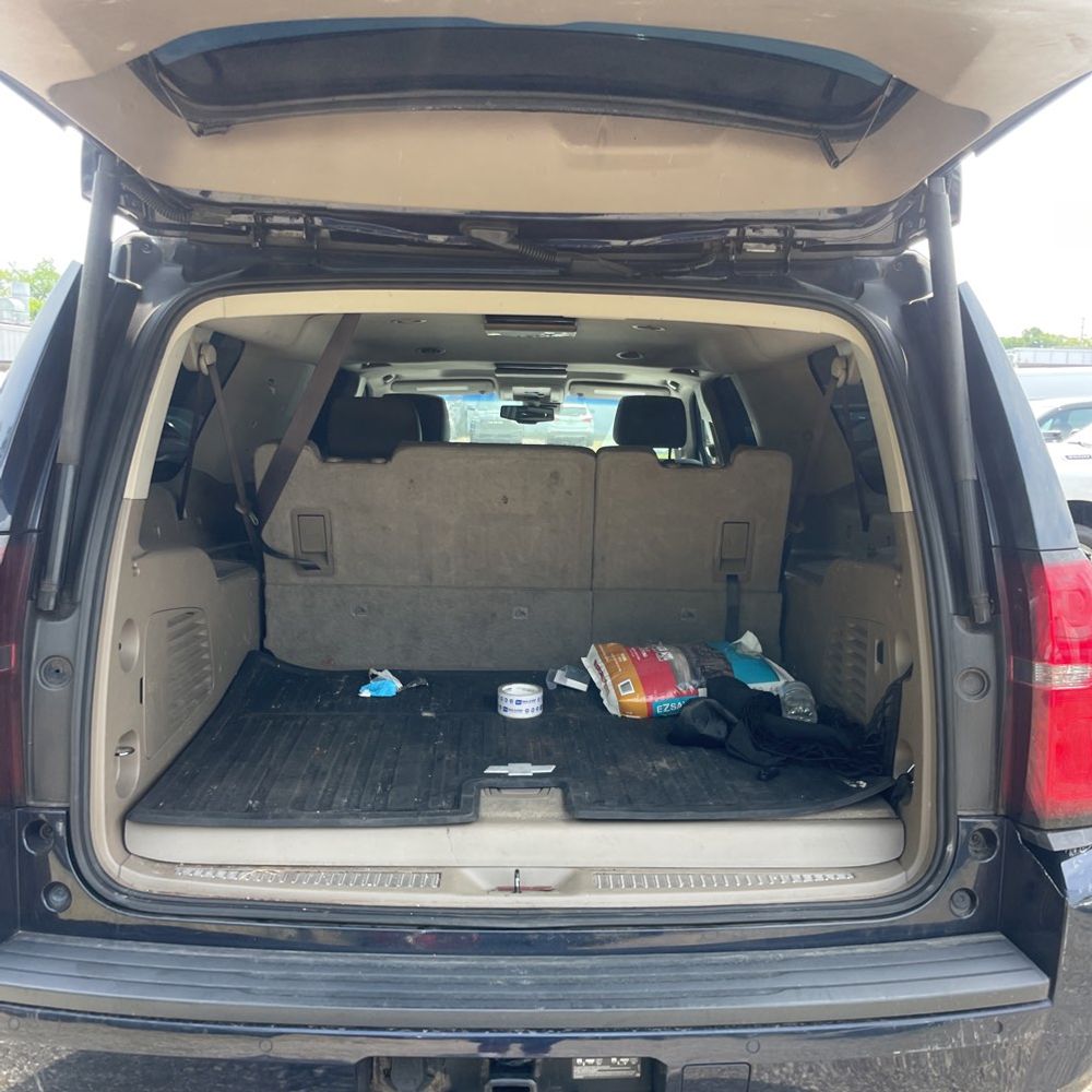 2017 Chevrolet Suburban LT photo 40