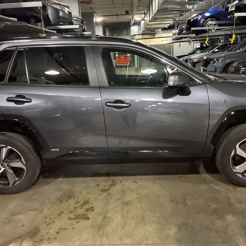 2024 Toyota RAV4 Prime SE