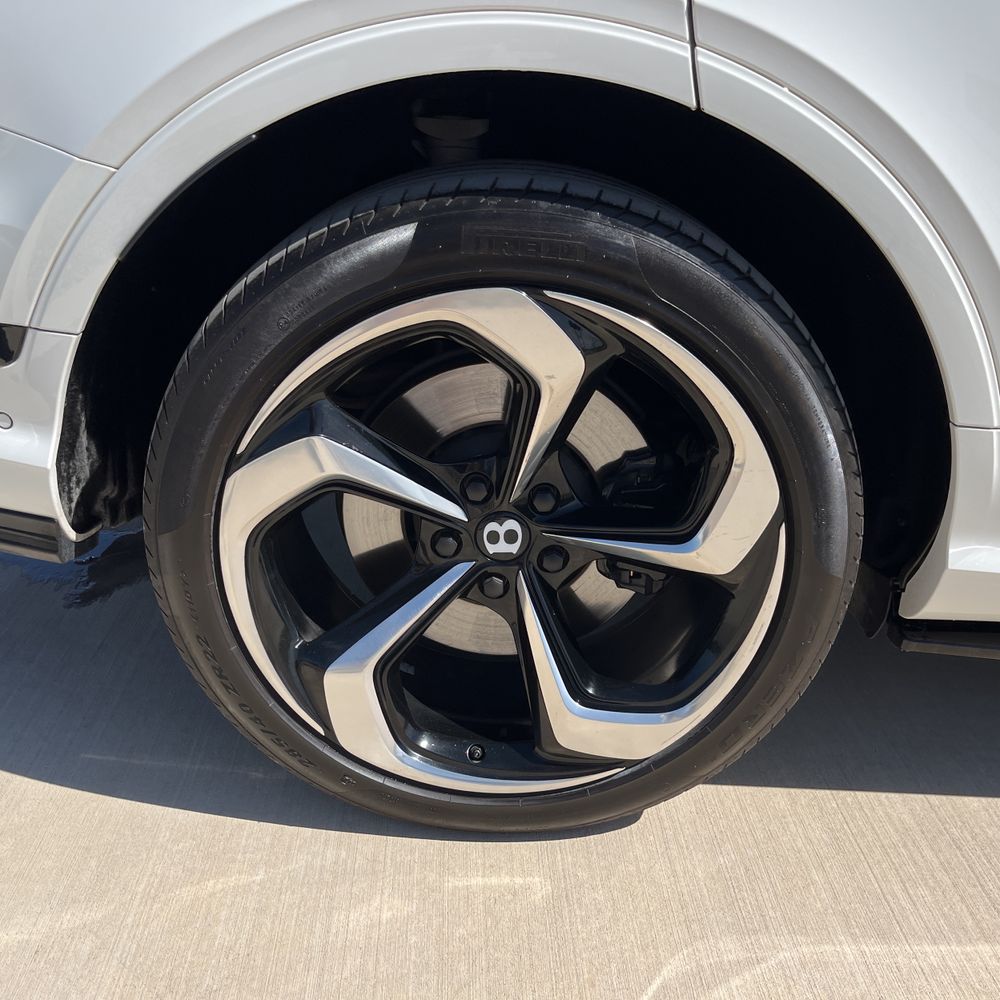 2022 Bentley Bentayga V8