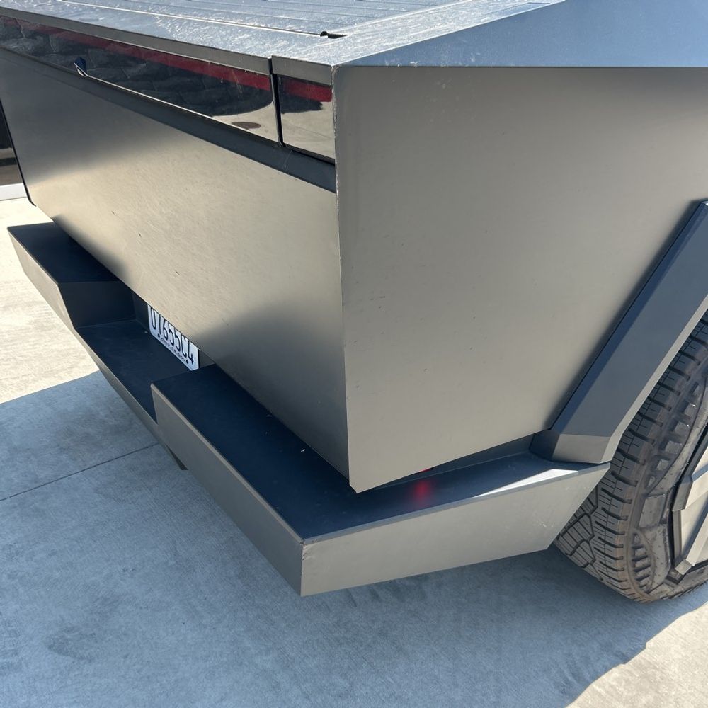 2024 Tesla Cybertruck Base