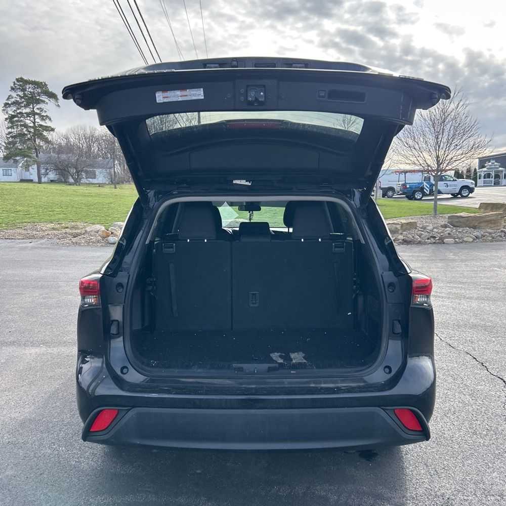2021 Toyota Highlander LE