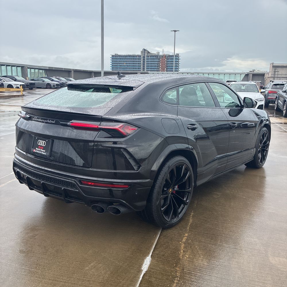 2022 Lamborghini Urus
