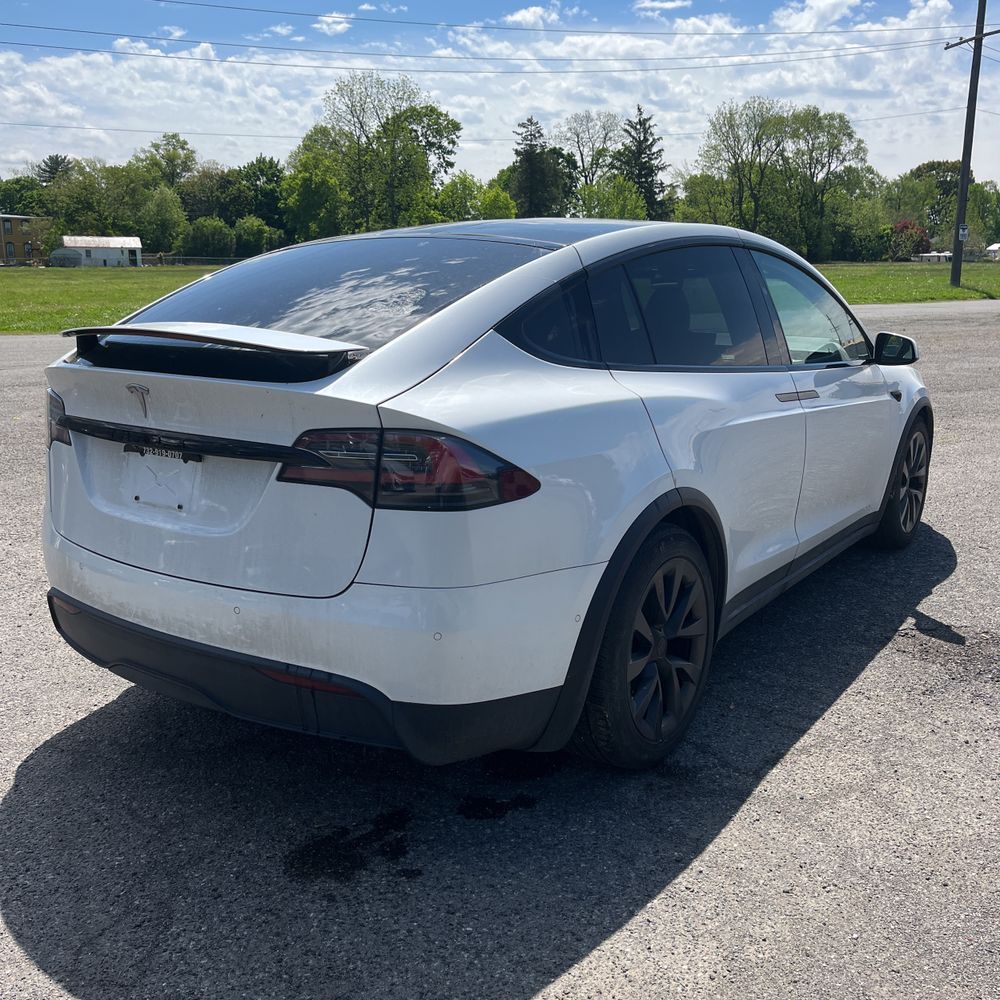 2022 Tesla Model X Base