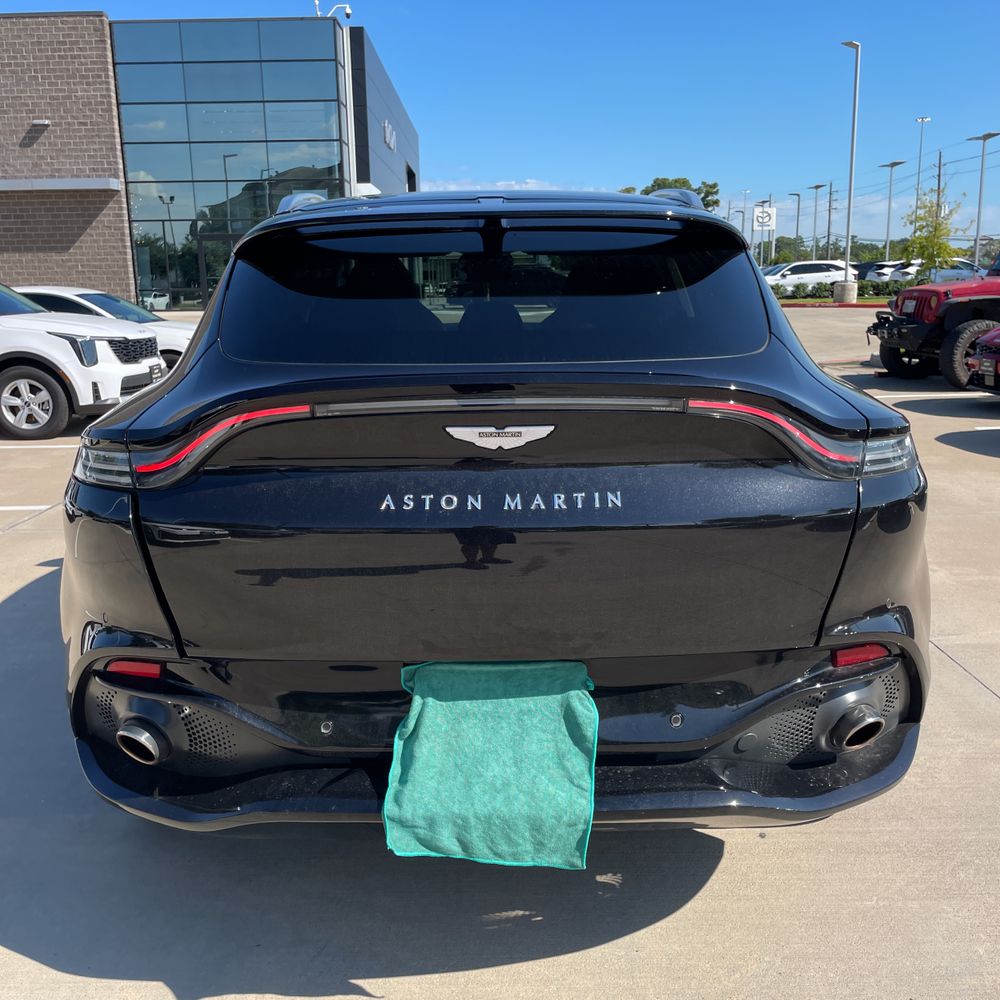 2021 Aston Martin DBX