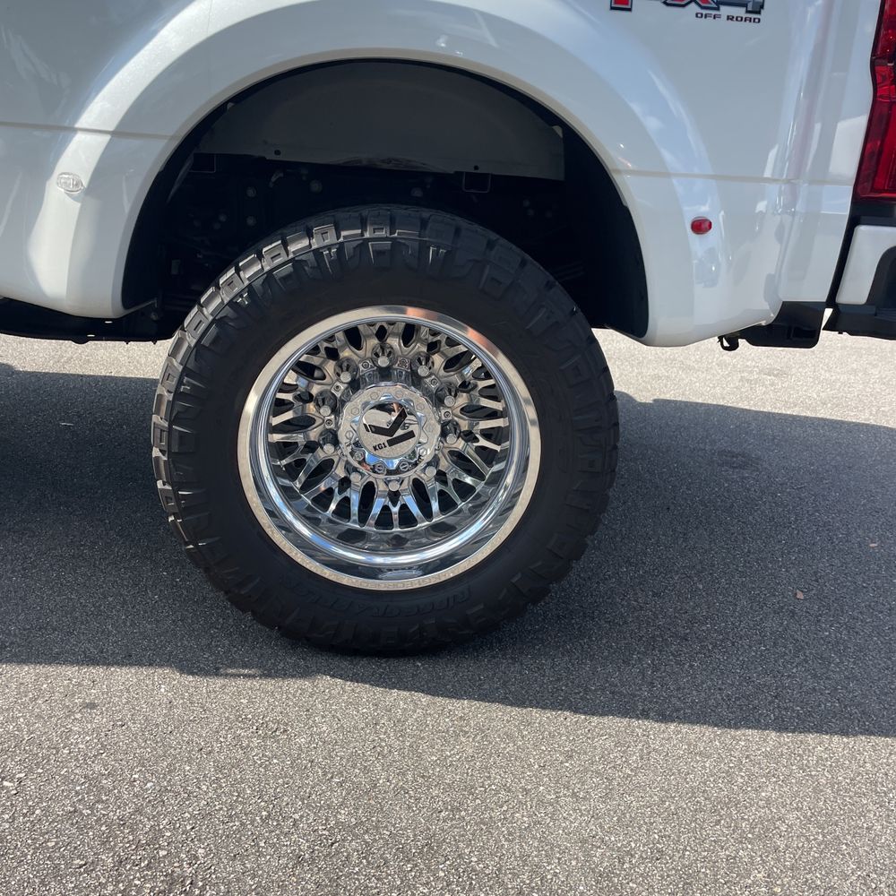 2024 Ford F-350 Super Duty Platinum