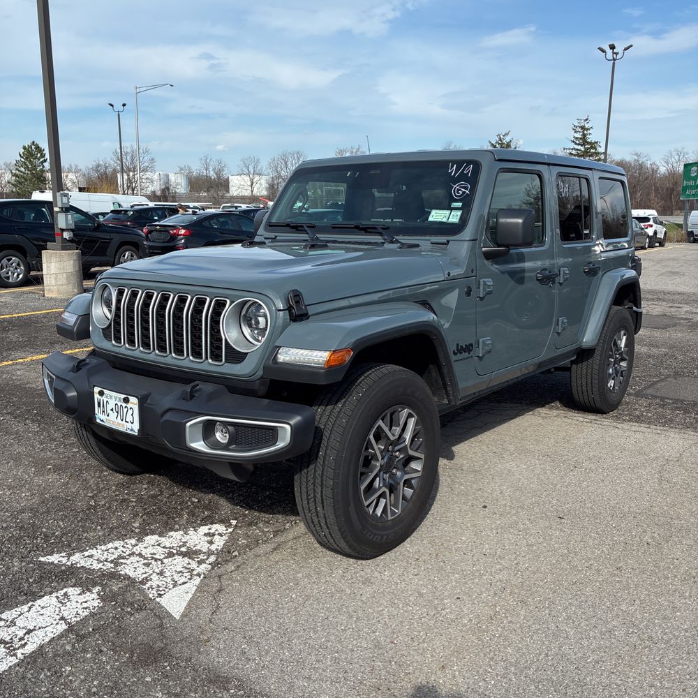 2026 Jeep Wrangler 4-Door Sahara 4x4