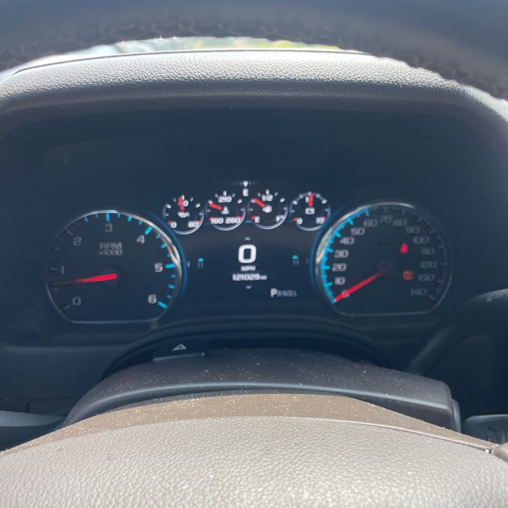 2017 Chevrolet Suburban LT photo 38