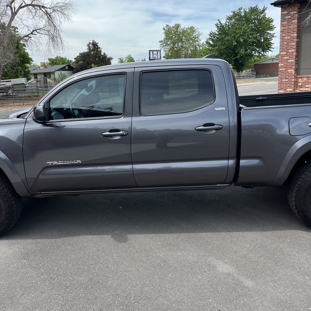 2018 Toyota Tacoma SR5 V6 photo 4