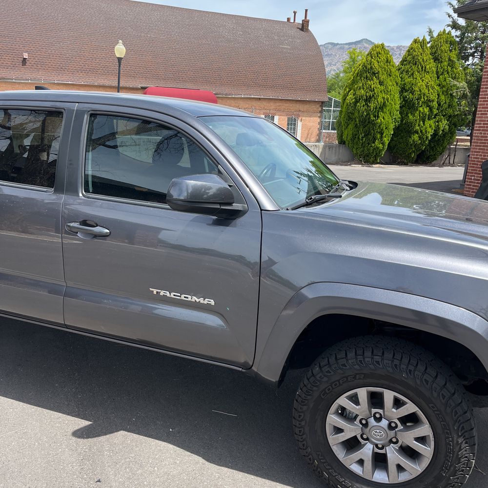 2018 Toyota Tacoma SR5 V6 photo 13