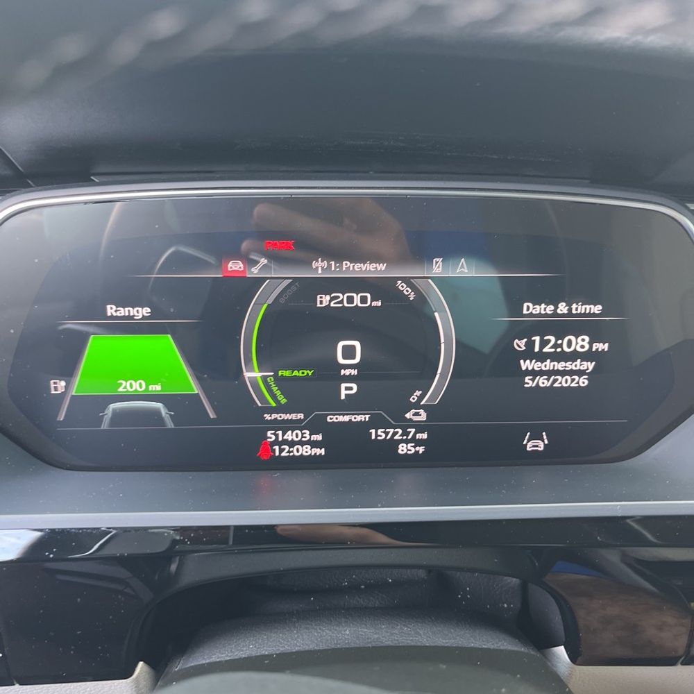 2024 Audi Q8 e-tron quattro Premium Plus
