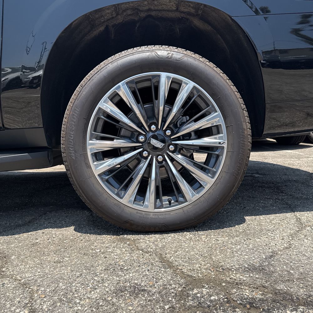 2025 Cadillac Escalade ESV Sport