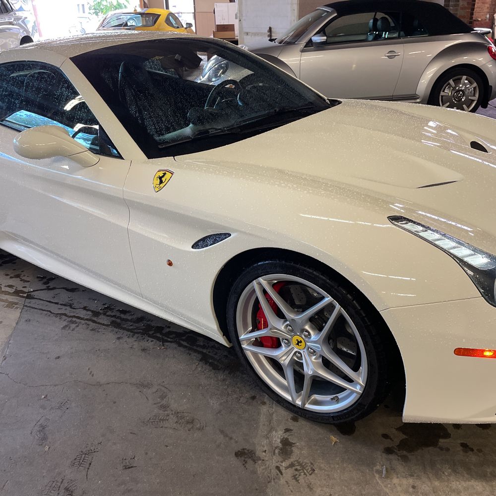 2017 Ferrari California T Base