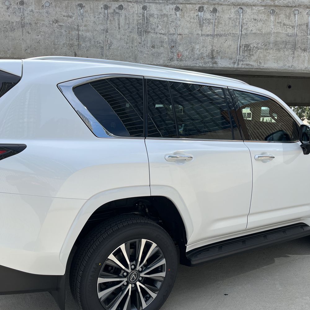 2025 Lexus LX-Series LX600 Premium