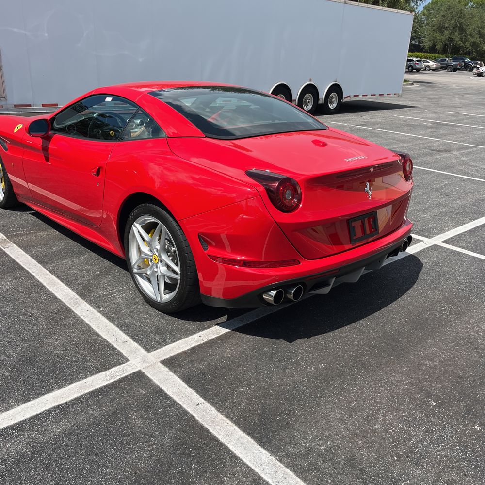 2016 Ferrari California T Base