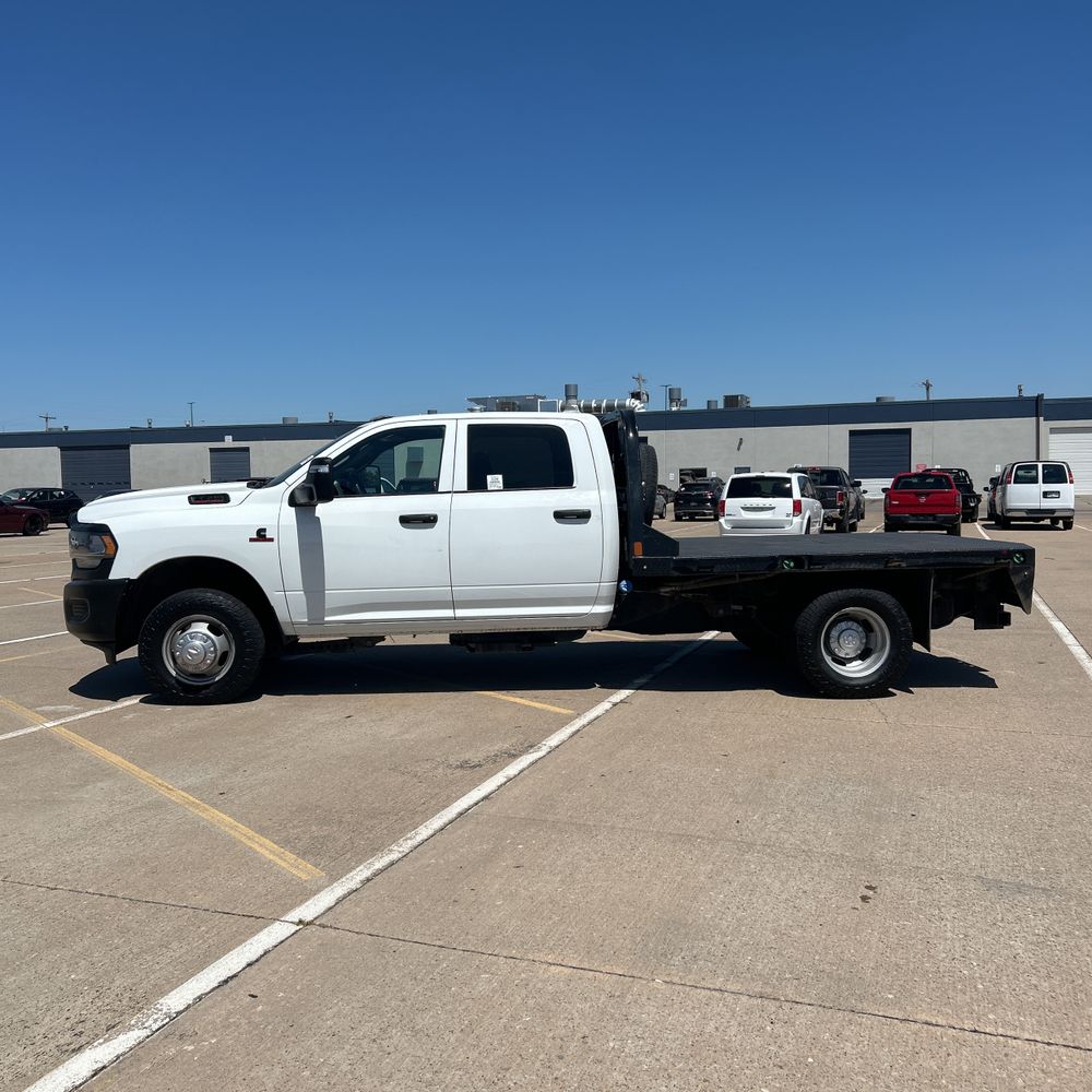 2024 Ram 3500 Chassis Tradesman/SLT/Laramie/Limited