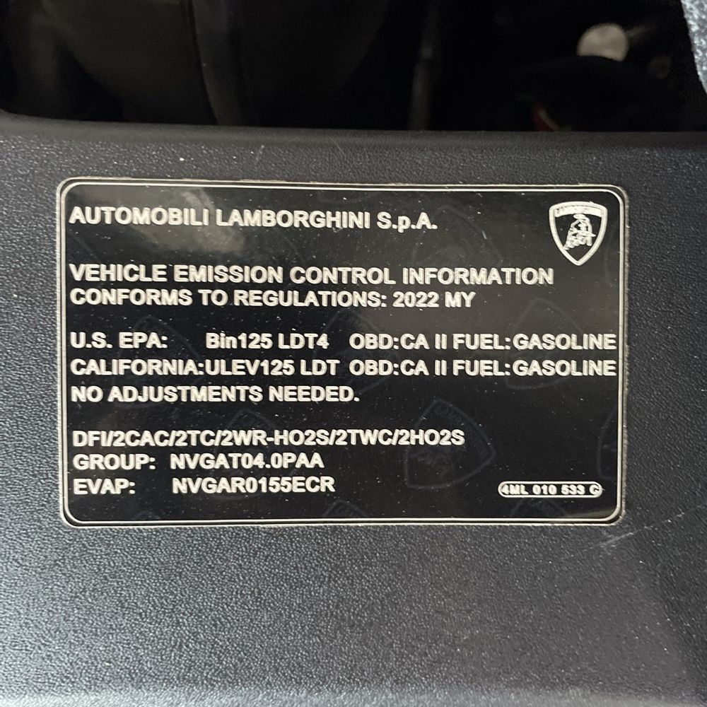 2022 Lamborghini Urus Base
