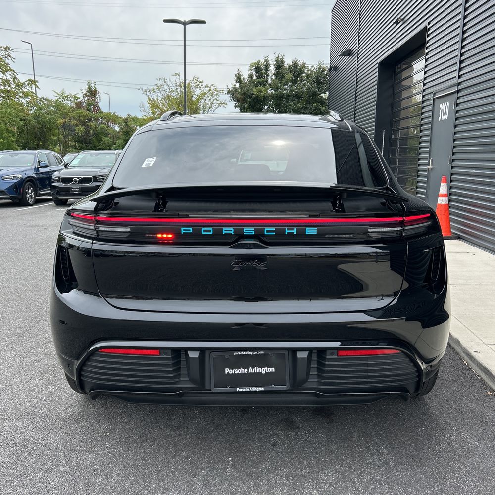2025 Porsche Macan EV Turbo