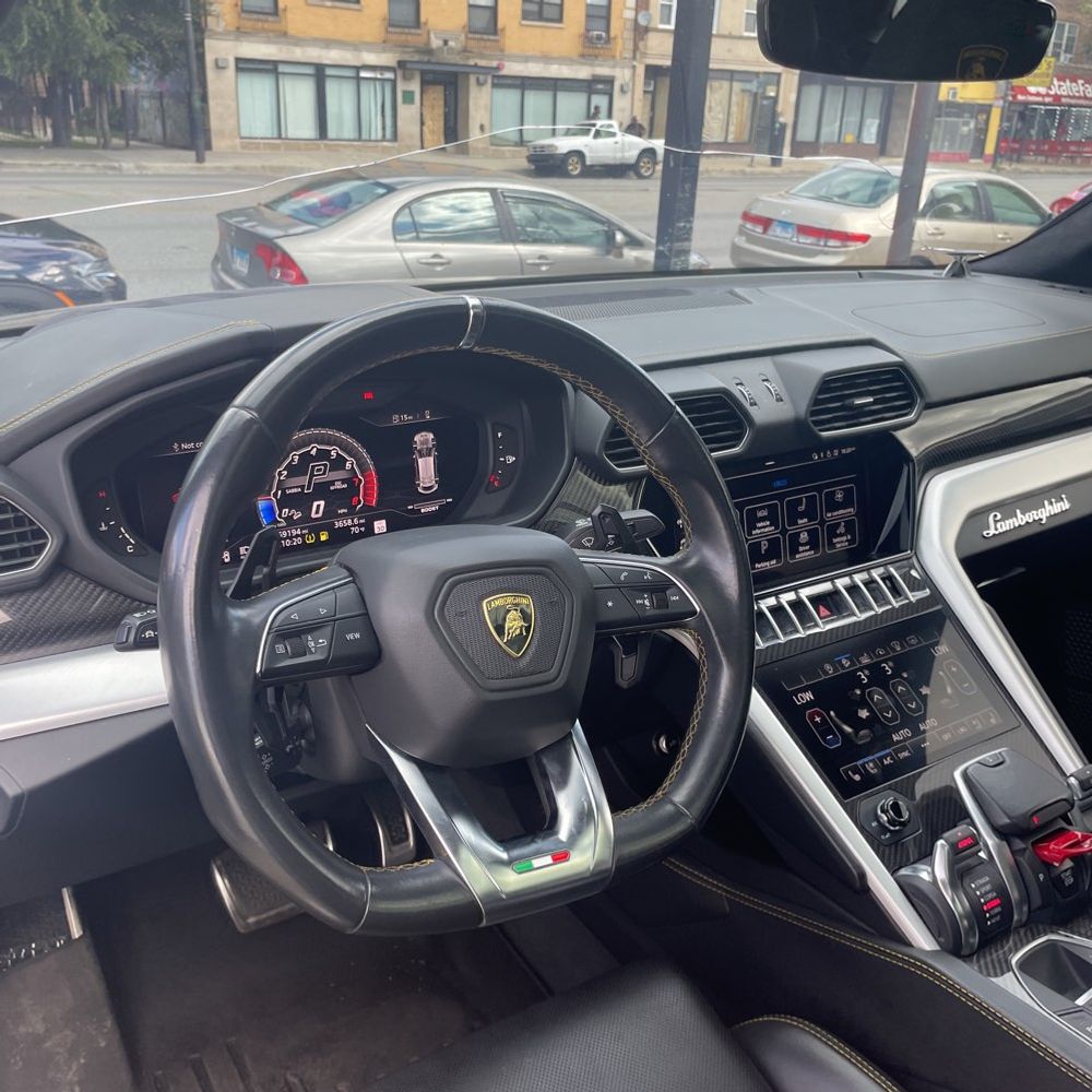 2020 Lamborghini Urus