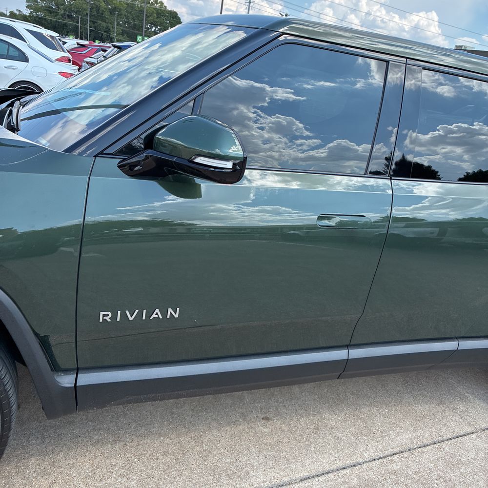 2025 Rivian R1T Adventure Dual-Motor