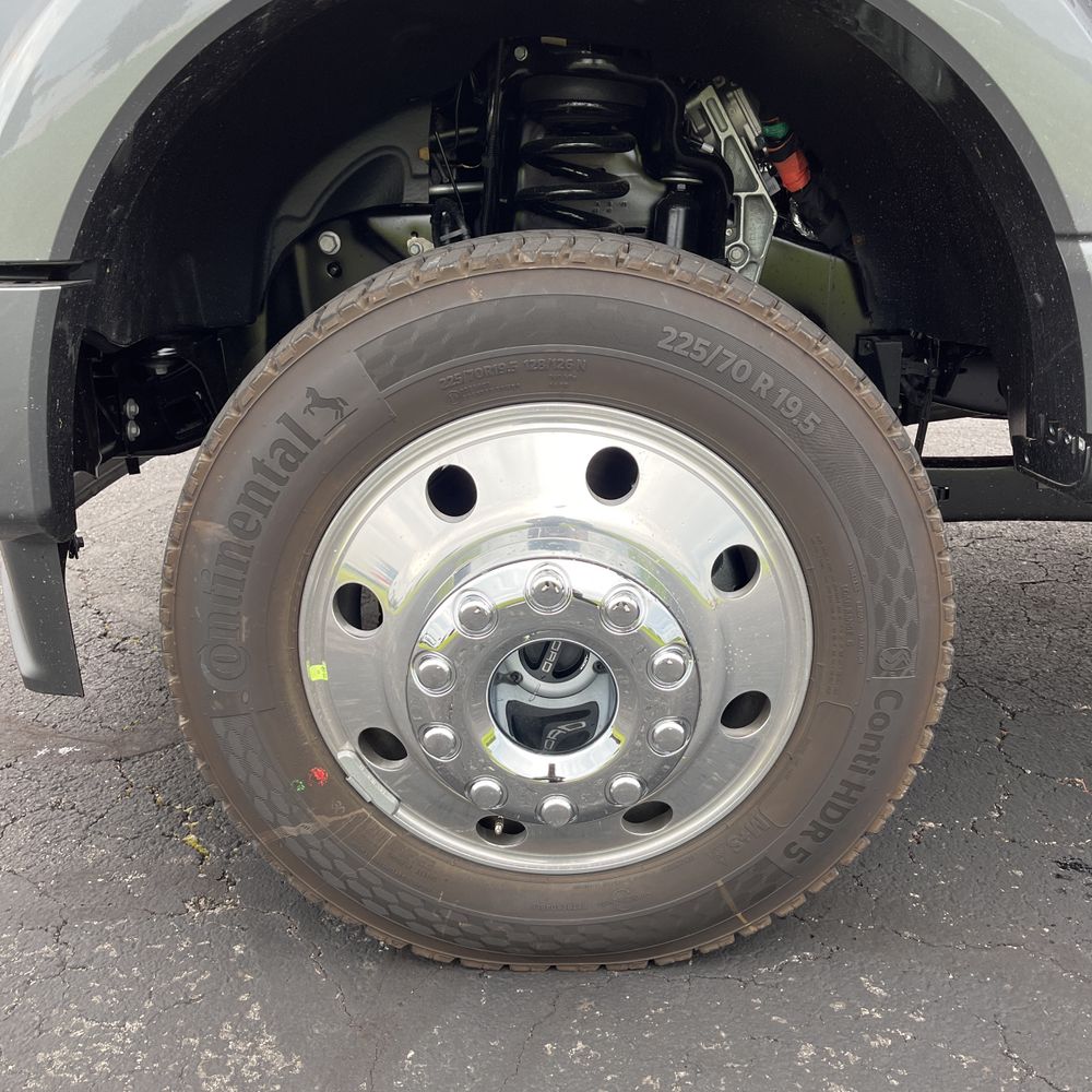 2025 Ford F-450 Super Duty Platinum