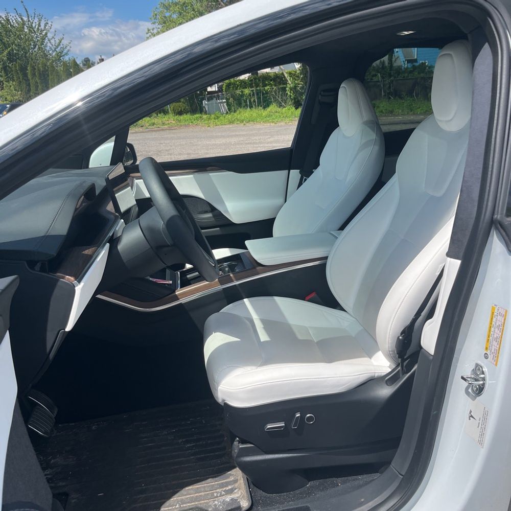2022 Tesla Model X Base