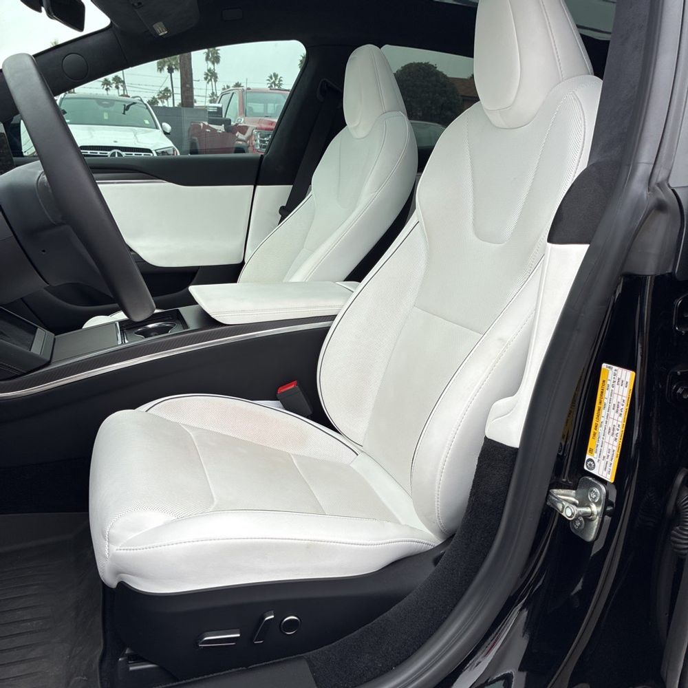 2023 Tesla Model S Plaid
