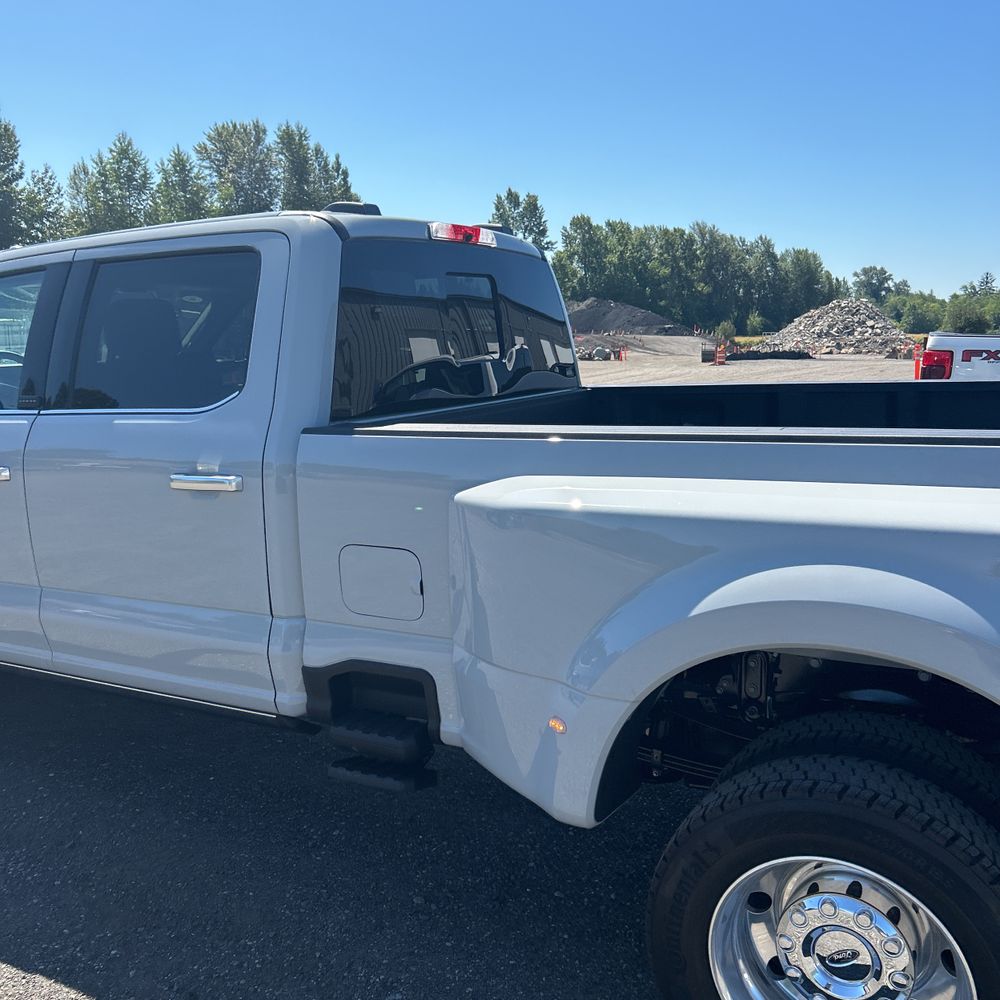 2025 Ford F-450 Super Duty Platinum