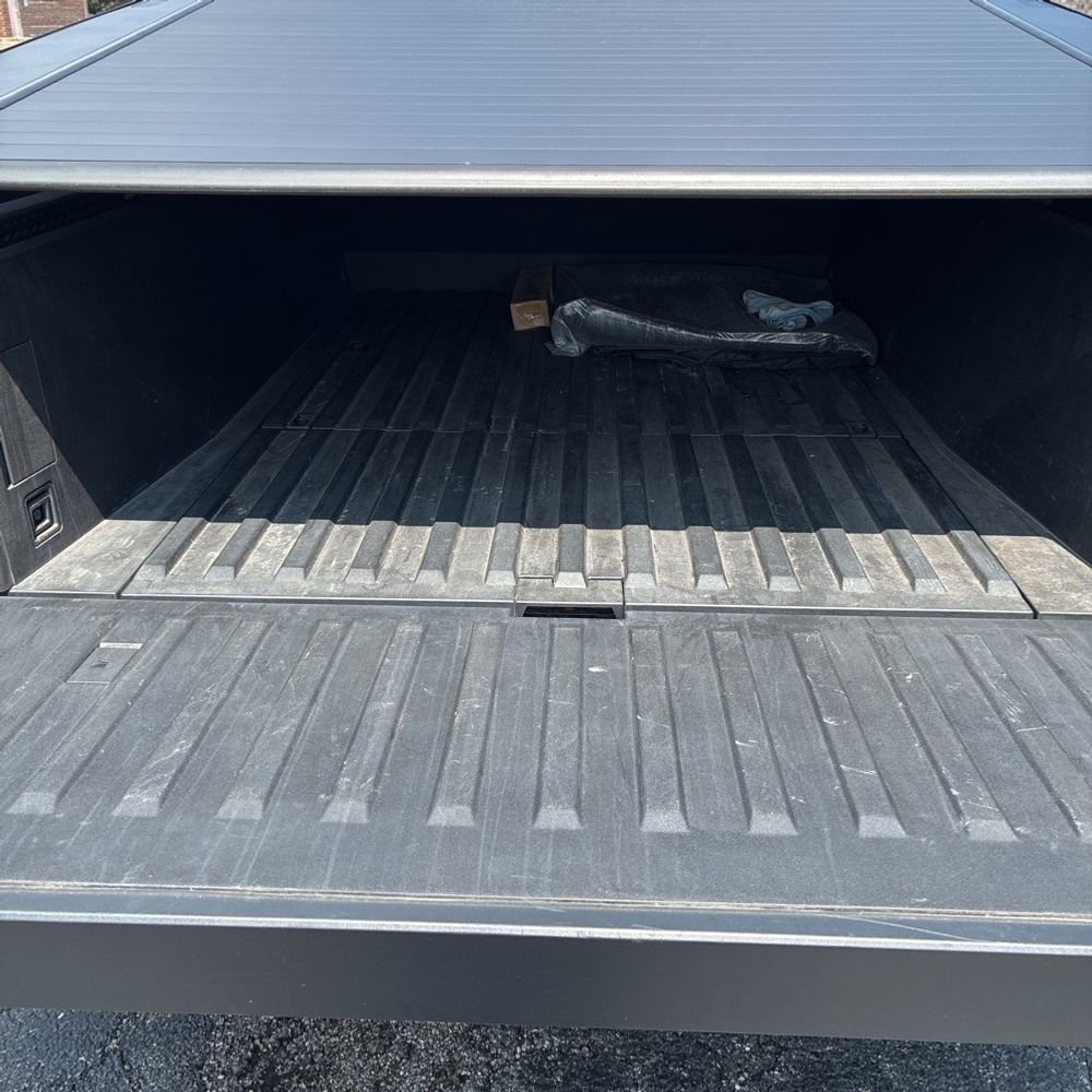 2024 Tesla Cybertruck Base