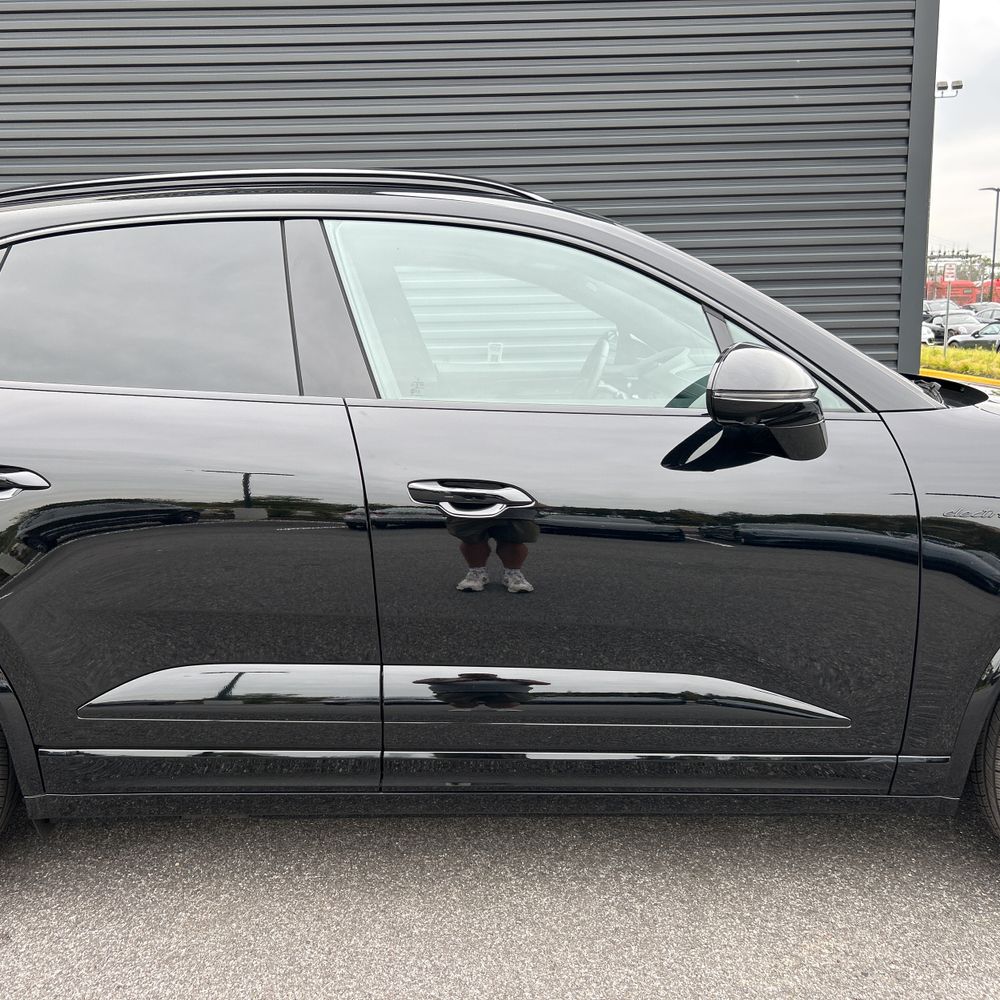 2025 Porsche Macan EV Turbo