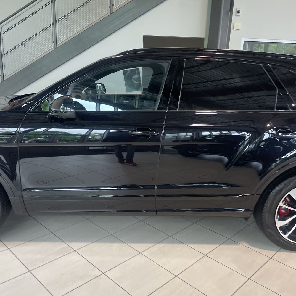 2024 Bentley Bentayga Base
