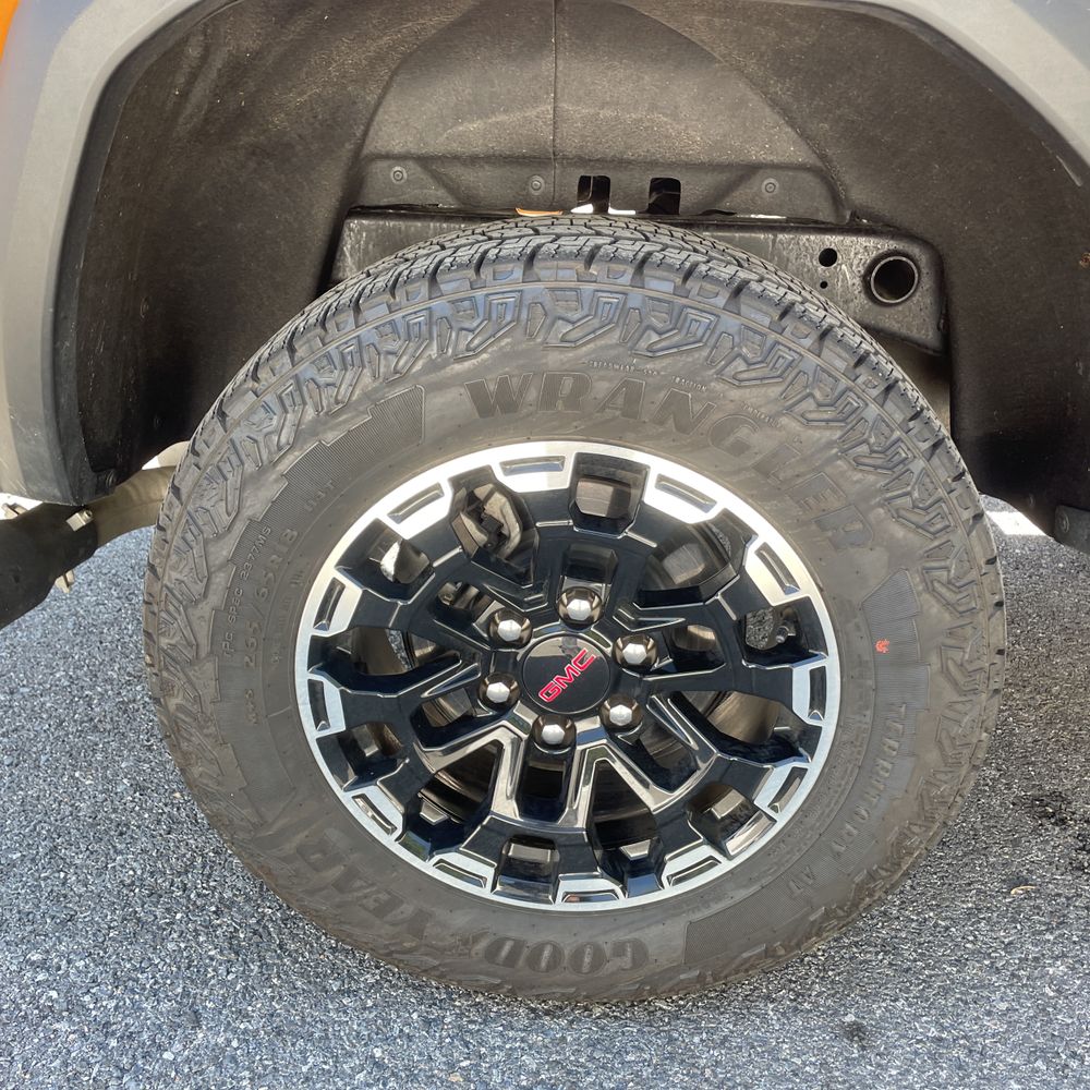 2026 GMC Canyon AT4