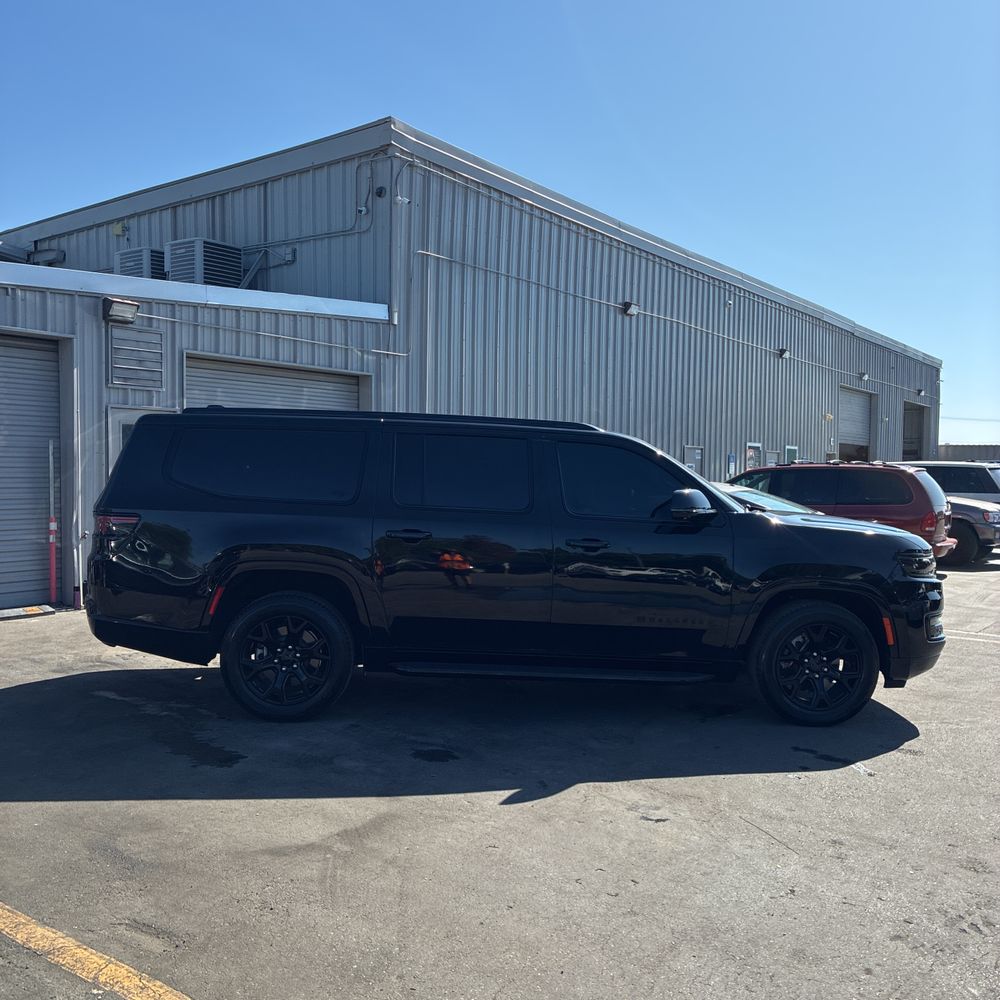 2025 Jeep Wagoneer L Series II Carbide 4x4