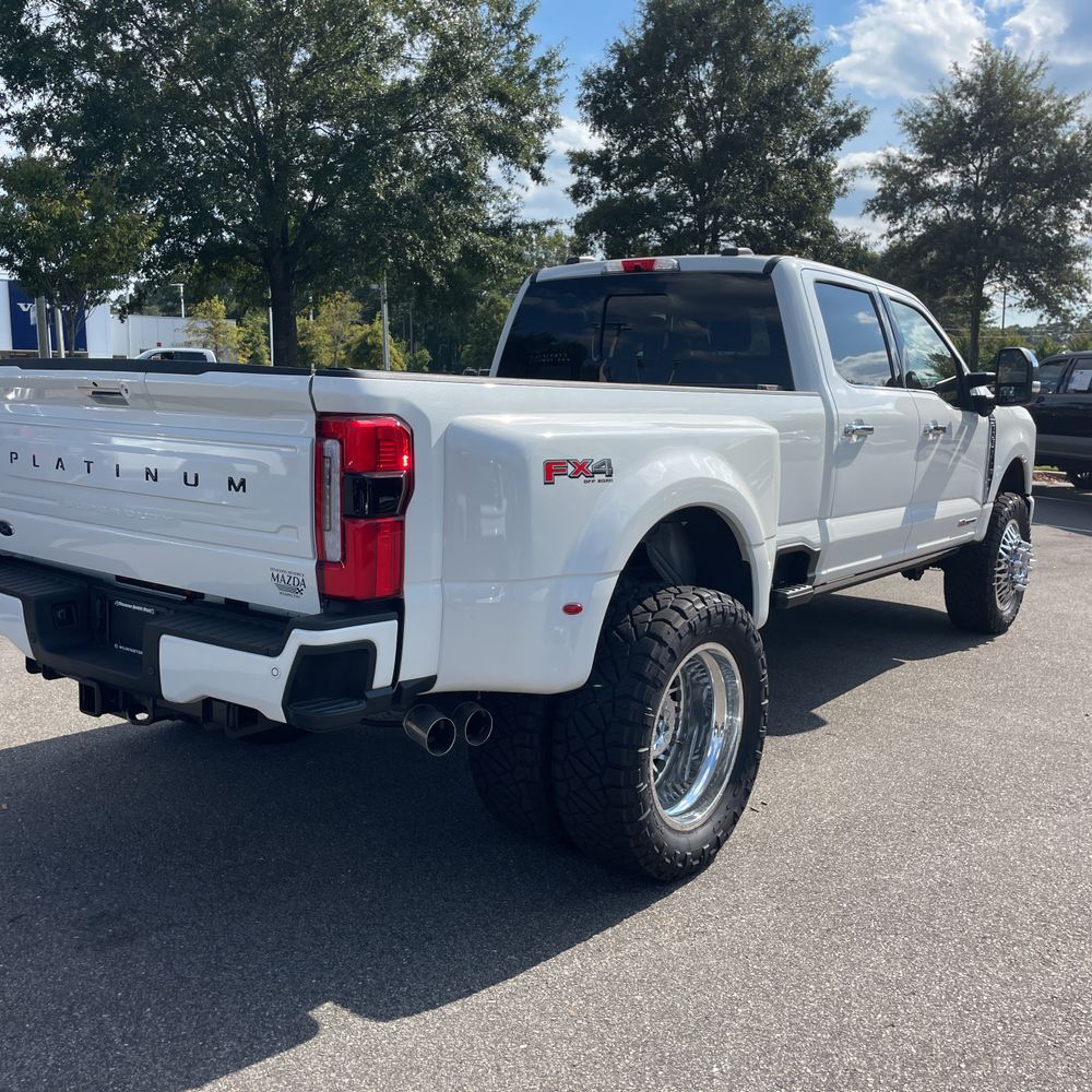 2024 Ford F-350 Super Duty Platinum