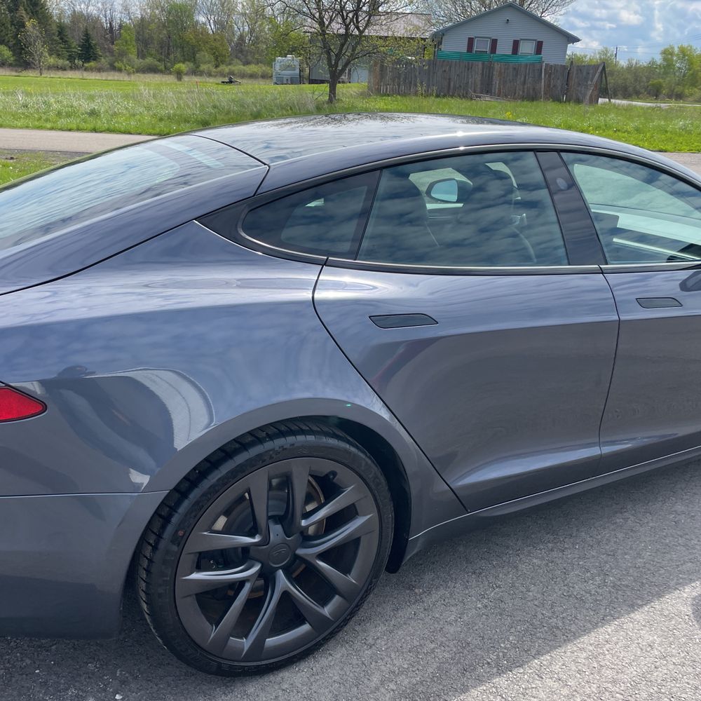 2022 Tesla Model S Base