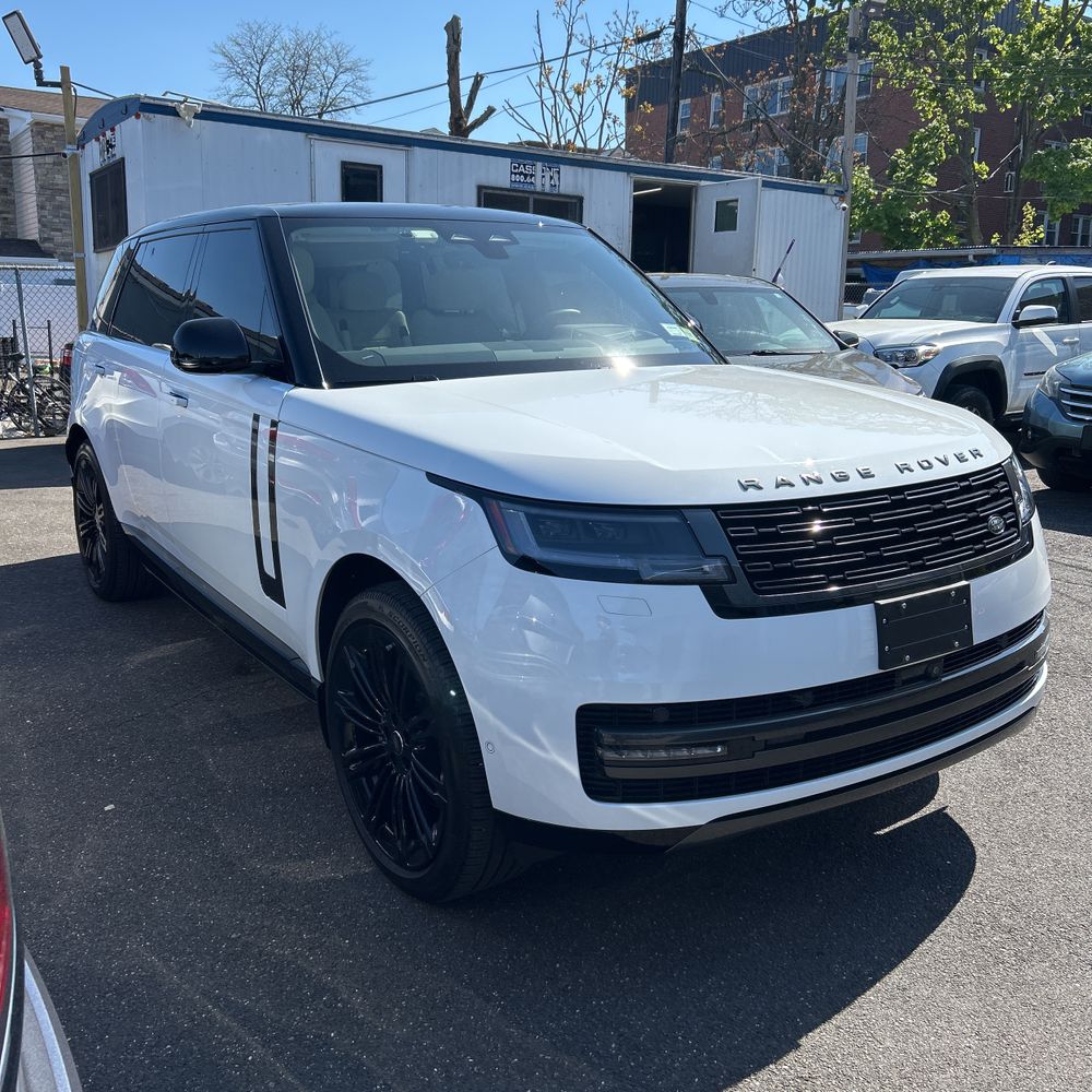 2025 Land Rover Range Rover P400 SE LWB