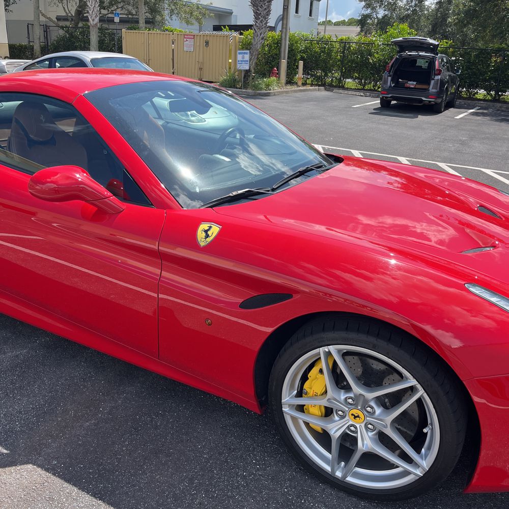 2016 Ferrari California T Base