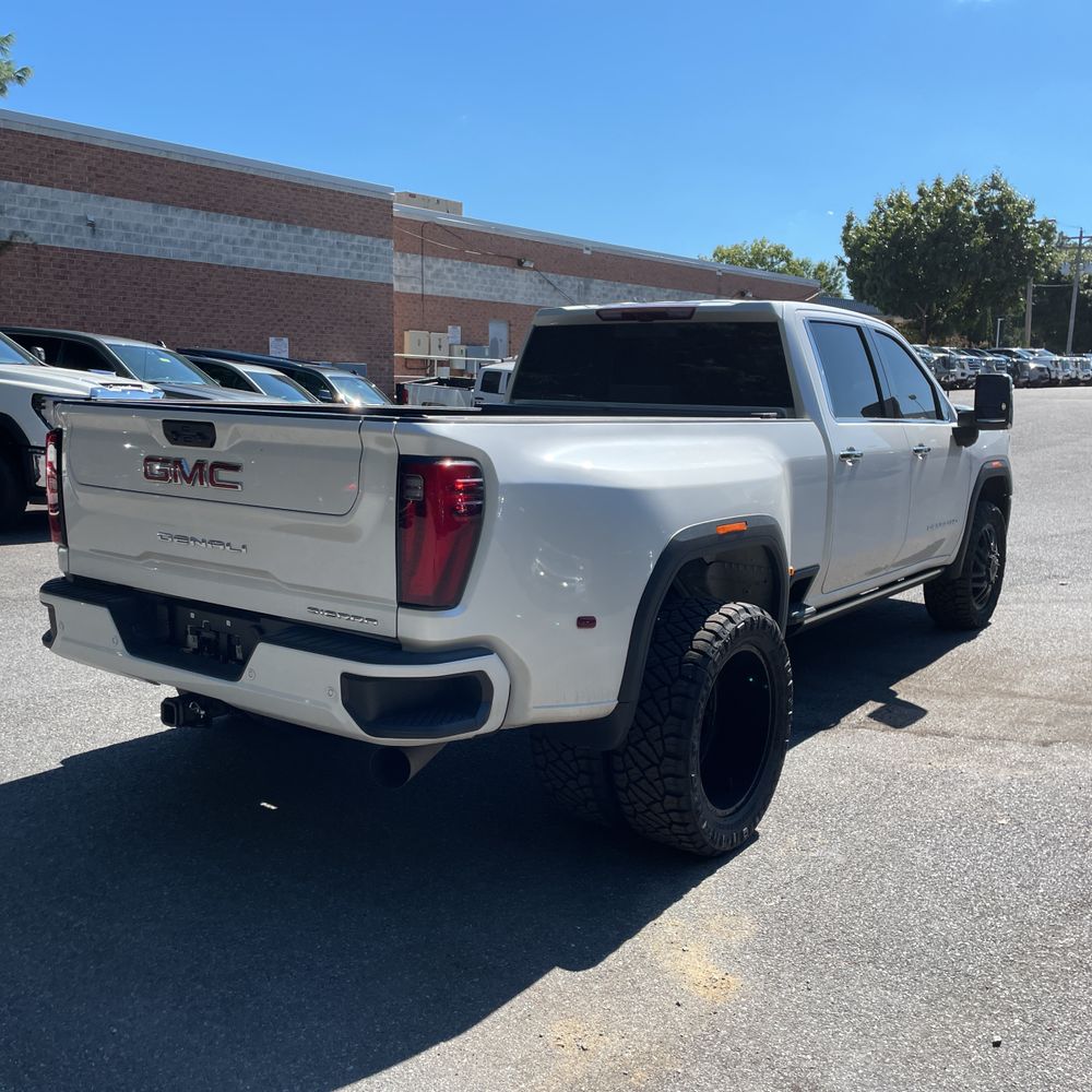 2024 GMC Sierra 3500HD Denali