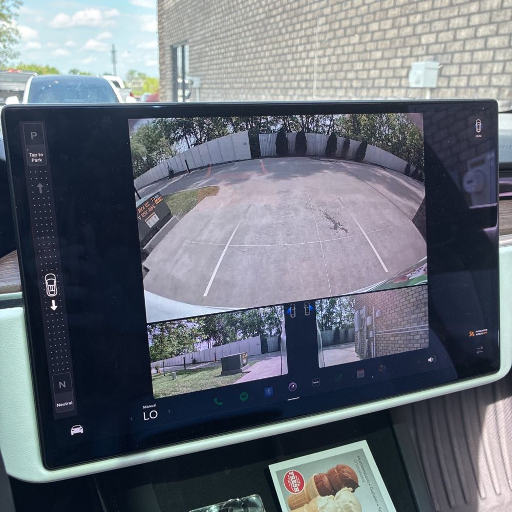 2022 Tesla Model X Base