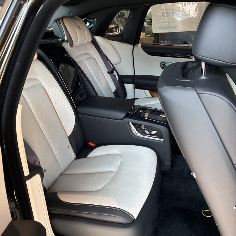 2025 Rolls-Royce Ghost