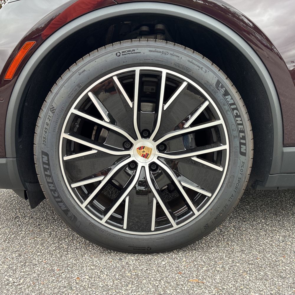 2024 Porsche Macan EV 4