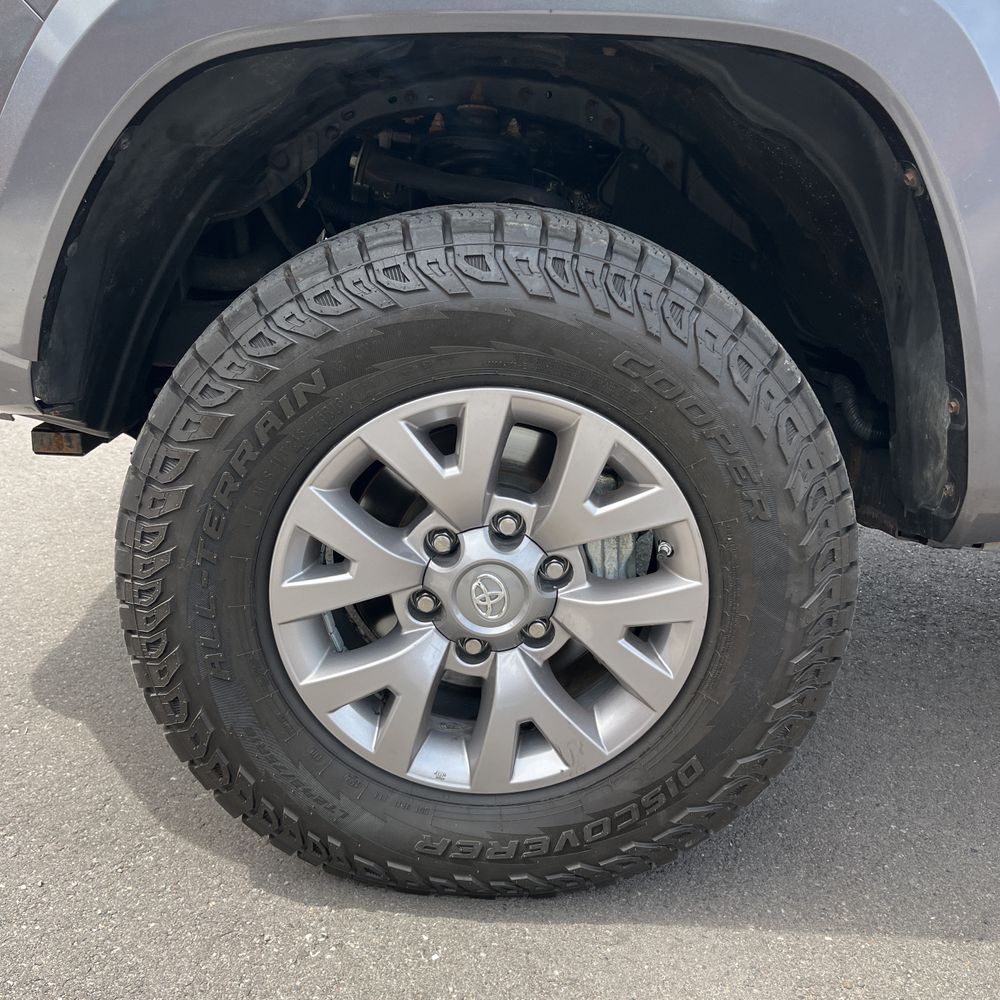 2018 Toyota Tacoma SR5 V6 photo 17