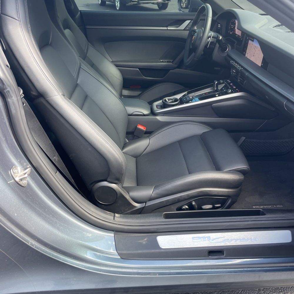 2025 Porsche 911 Carrera