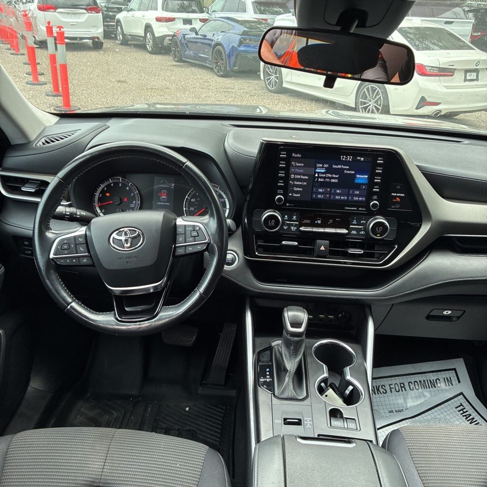 2021 Toyota Highlander LE photo 37